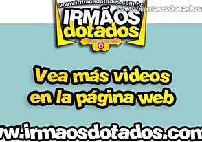 Dotados enchendo a cara do novinho de porra?