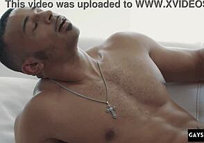 ねえ、ホットツインクがビッグブラックコックを取るの見たい？