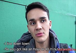 رجل مستقيم ينحني للجنس المثلي الخام في الهواء الطلق