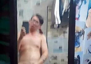 越南同志顶级吸鸡巴，怪物鸡巴独奏