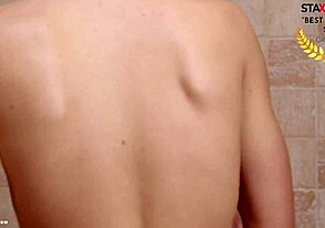 Odiano preservativi, vanno duro con bareback pubblico