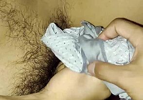 दोस्त के लंड को चूसकर निकालता हूं, ट्राई करना चाहोगे? साथ करो!