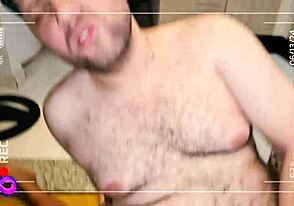 Искаш ли да видиш тези двама да се чукат отново в дневната с високи стонове?