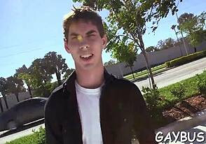 Roher Gay-Arsch hart mit brutaler Kraft durchgefickt