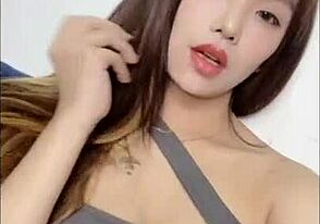 אני לא יכול להפסיק לצפות במודל אסיאתי סקסי 熙玥 בקליפים יומיים