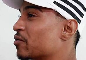 ستود أسود بذكر عملاق يثقب مؤخرة كبيرة في جلسة حارة