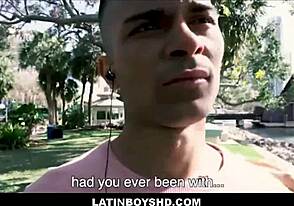 Düz Latin Genç Para İçin Gay Adamı POV Sikiyor! Gabriel Leonardos'un Canavar Yarağı Şok Ediyor!