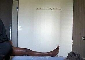 Catturato mentre mi Esibisco su una Telecamera Nascosta in Spa