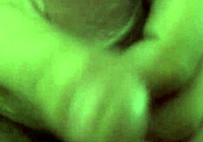 Kontol besar keras basah di bilik air tunggu kau hisap, bichinha