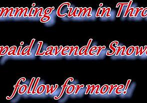 Gothhora tar svart läppstift djupthroat-utmaning innan han kommer