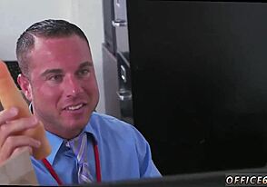 בחורים עושים סקס גיי עם בחור בריטי בכיתה