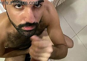 This mlk from grindr had me SUCKING HARD till my mouth was full of cum!