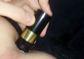 مثلي شاب 18+ يلعب بمؤخرته في متعة عادية