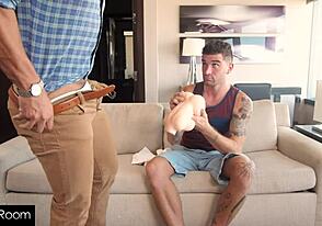 Hej, nevlastní synu, chceš zkusit mou sex hračku a těsnou díru?