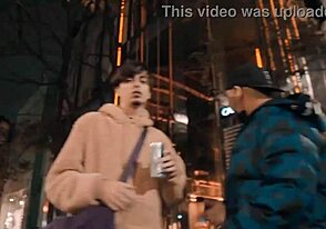 Um, anggota geng digenjot teman terbaiknya tanpa kondom