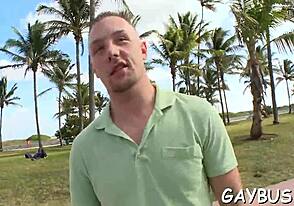 Hé beer, wil grommen door deze stoomhete filmscènes?