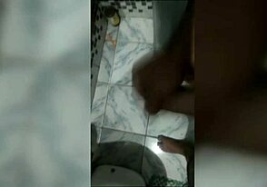 Ever wonder what 100 delicious cumshots look like at Agência Sexo Cine?