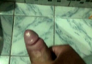 Ever wonder what 100 delicious cumshots look like at Agência Sexo Cine?