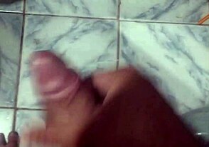 Ever wonder what 100 delicious cumshots look like at Agência Sexo Cine?