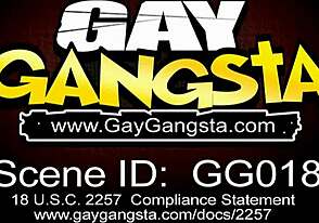 Gay interrazziali esplodono in sesso di gruppo in palestra!