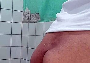 Es Adictivo el Meter el Frasco en Mi Culo, I Can't Stop Feeling This