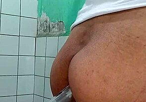 Es Adictivo el Meter el Frasco en Mi Culo, I Can't Stop Feeling This