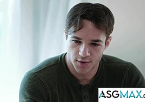 Uslovni službenik jebe tetoviranog bivšeg zatvorenika jako na poslu! 😡