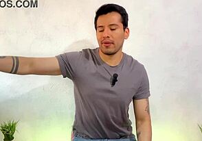 חיילים צעירים ממשוכים מזיינים בלי גומי בשירות, סיפור לוהט 🔥