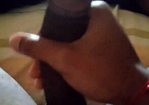 Me Masturbo Pensando en Mi Sexy Vecina