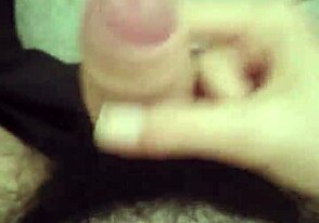 Jovem Gay Português Se Masturbando Forte!