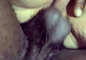 Casada pamer pantat ketatnya dalam momen boot mengejutkan