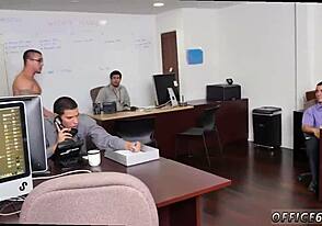 Cowok muda terima kontol besar di anal ketat!