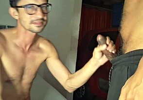 嘿，想看这拉丁无套同志猛干视频吗？04:33！