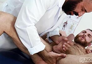 Masíruji ženatému chlapovi ptáka až vybuchne v divoké seanci