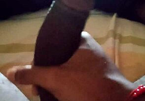 Me Masturbo Pensando en Mi Sexy Vecina