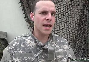 Bunda Emo do Kyler Aberta Larga em Ação Militar Interracial ao Ar Livre