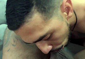 เฮ้ย ชอบดูหนุ่มแอคทีฟดูดควยแดงไหม?