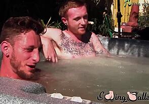 Татуированный рыжий гей выходит из джакузи, чтоб жёстко вставить свой огромный член.