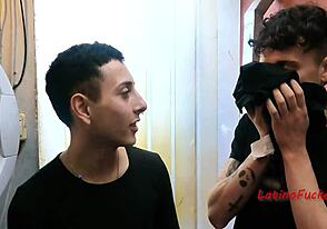 Forbudt latino twink udforsket i rå bareback-leg