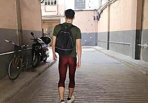 मैं इस हॉट योगा एनल सेशन से तृप्त नहीं हो पा रहा