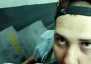 Mamada do Oputosp na Escada de Emergência do Shopping