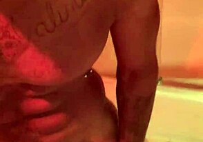 अरे, ये यंग 18+ बीबीसी स्टड सोलो अपना सेक्सी बॉडी फील करता है?