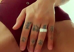 Yo, kolla Tati Zaqui, hon är så het att jag inte kan sluta titta! 🔥