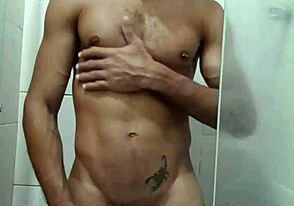 Pau Mole Solo Cock Play in Amateur Action