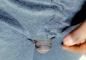 स्टीमी कंपाइलेशन में छोटी क्लिटी रगड़ने के पल