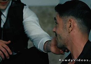 Tak ten zločinec právě análně ošukal tajného detektiva. Ten velký pták ale!