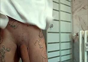 Hey, wanna play with this banana for some fun?