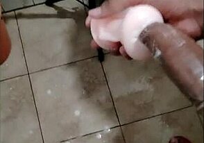 أستمني ذكري الكبير بلعبة، تخيل فمك