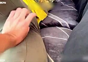 אחי, החבר שלי היה מתוח אז נתתי לו מסאז' חם להירגע! 😜