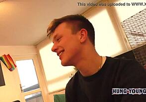 Adicto al Sexo de 18 Años Follado Toda la Noche en Sesión Privada